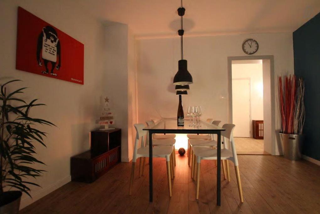 At Home In The Center Of 콜마 외부 사진